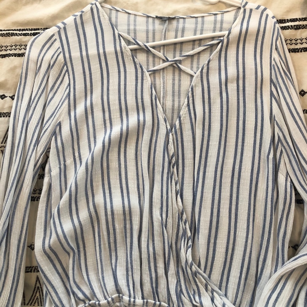 White/blue stripe blouse long sleeve